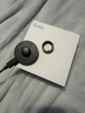 Oura ring, Gold Ring size 8 (3 gen)